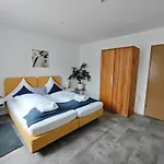 Piroska Appartement *